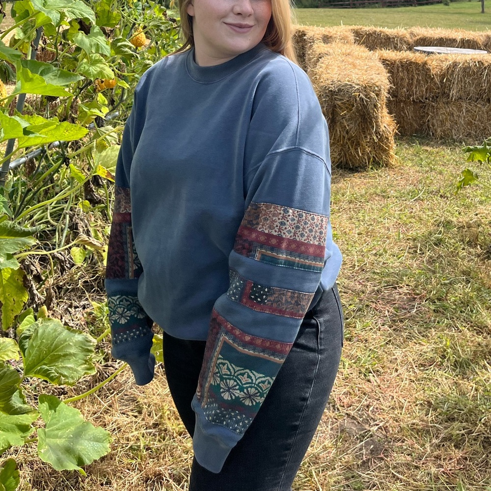 Abercrombie & Fitch patchwork sleeve crewneck sweatshirt